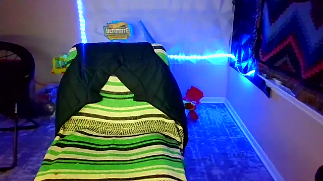 Snapshot of Italian69Stallion chatting on 12/15/25, 12:53 Italian69Stallion online show from 12/15/25, 12:53