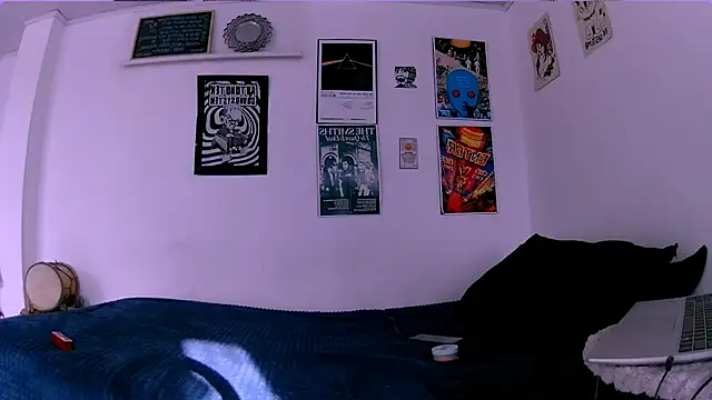 plutonbluemooon333 online show from 04/08/26, 09:26