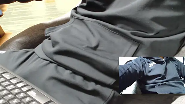 Yasu2000 online show from 03/18/26, 01:42