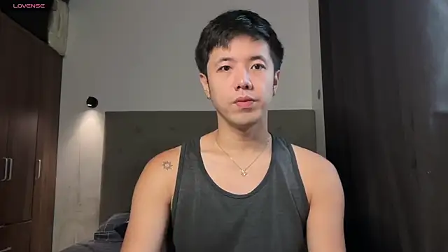 Snapshot of Addictiveboi chatting on 06/19/26, 01:32 Addictiveboi online show from 06/19/26, 01:32