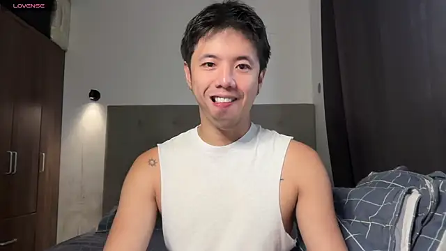 Snapshot of Addictiveboi chatting on 06/20/26, 02:25 Addictiveboi online show from 06/20/26, 02:25