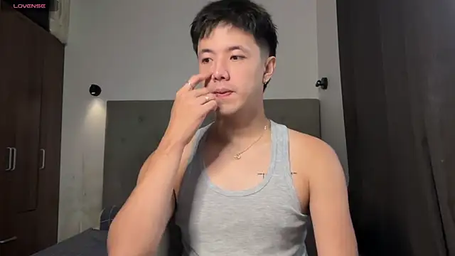 Snapshot of Addictiveboi chatting on 06/25/26, 03:28 Addictiveboi online show from 06/25/26, 03:28