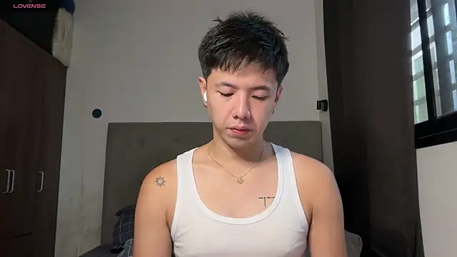 Snapshot of Addictiveboi chatting on 06/27/26, 12:59 Addictiveboi online show from 06/27/26, 12:59