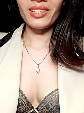 Hinna x online show from 11/21/25, 03:00