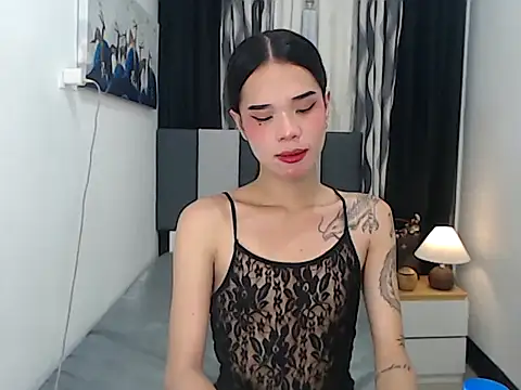 Colette Thompson online show from 04/23/26, 03:25