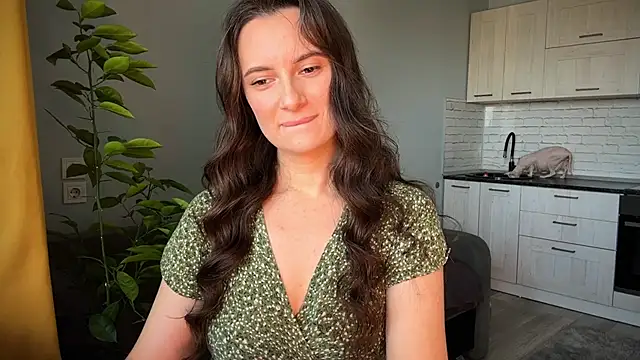 Snapshot of Luna_Raee chatting on 09/23/25, 07:55 Luna Raee online show from 09/23/25, 07:55