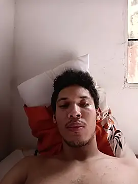 Snapshot of RuiMaddoox chatting on 10/24/25, 02:24 RuiMaddoox online show from 10/24/25, 02:24