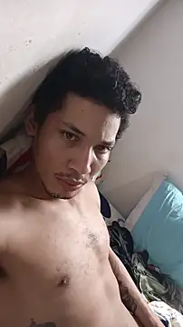 Snapshot of RuiMaddoox chatting on 11/12/25, 05:13 RuiMaddoox online show from 11/12/25, 05:13