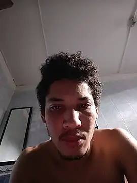 Snapshot of RuiMaddoox chatting on 11/21/25, 01:43 RuiMaddoox online show from 11/21/25, 01:43