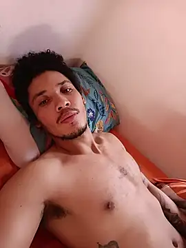 Snapshot of RuiMaddoox chatting on 11/26/25, 01:34 RuiMaddoox online show from 11/26/25, 01:34