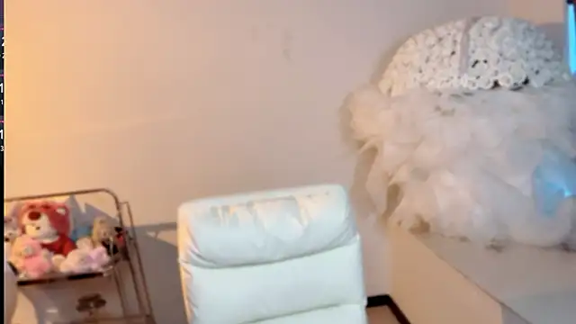 Snapshot of Tina-a chatting on 09/11/25, 09:31 Tina-a online show from 09/11/25, 09:31