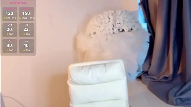 Snapshot of Tina-a chatting on 10/22/25, 09:20 Tina-a online show from 10/22/25, 09:20