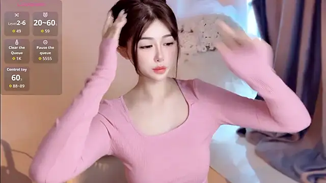 Snapshot of Tina-a chatting on 10/23/25, 02:33 Tina-a online show from 10/23/25, 02:33