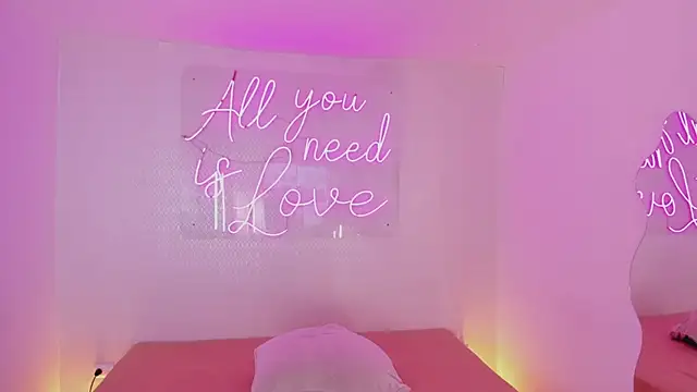 aleksandramiller  online show from 04/06/26, 12:39