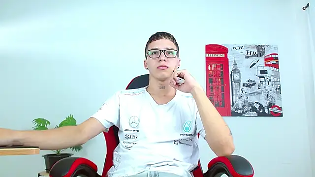 Cumandres18 online show from 09/10/25, 01:55