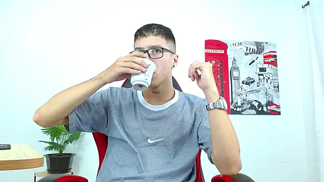 Cumandres18 online show from 09/17/25, 01:57