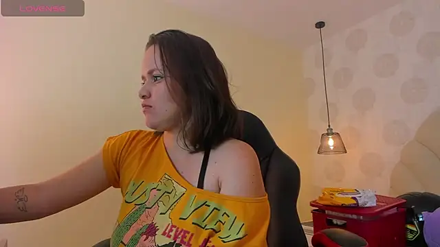 GIANAMILLER6 online show from 10/10/25, 12:15