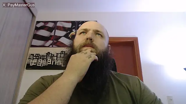 Snapshot of PayMasterGus chatting on 09/22/25, 02:24 PayMasterGus online show from 09/22/25, 02:24