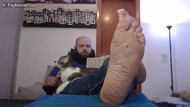 Snapshot of PayMasterGus chatting on 10/04/25, 02:31 PayMasterGus online show from 10/04/25, 02:31