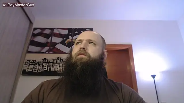 Snapshot of PayMasterGus chatting on 10/12/25, 02:32 PayMasterGus online show from 10/12/25, 02:32