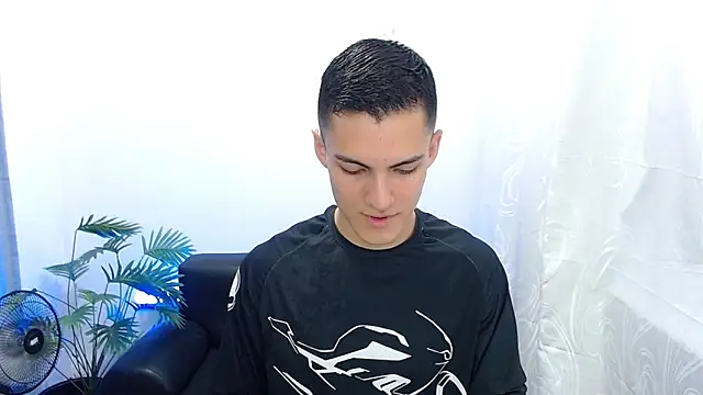 Snapshot of Matiius18 chatting on 09/09/25, 01:54 Matiius18 online show from 09/09/25, 01:54