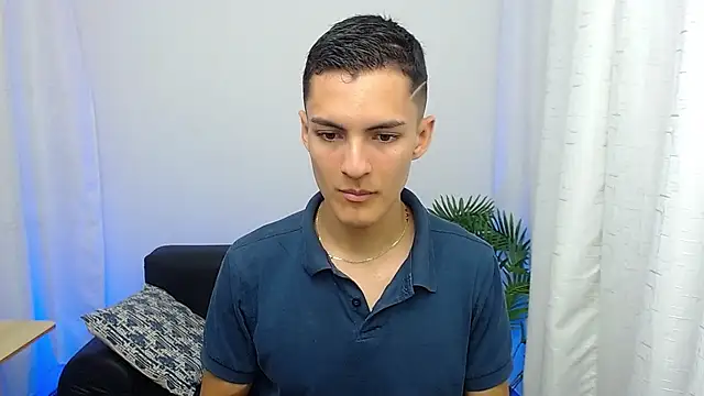 Snapshot of Matiius18 chatting on 10/08/25, 02:14 Matiius18 online show from 10/08/25, 02:14