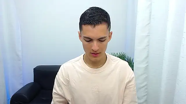 Snapshot of Matiius18 chatting on 10/09/25, 01:31 Matiius18 online show from 10/09/25, 01:31