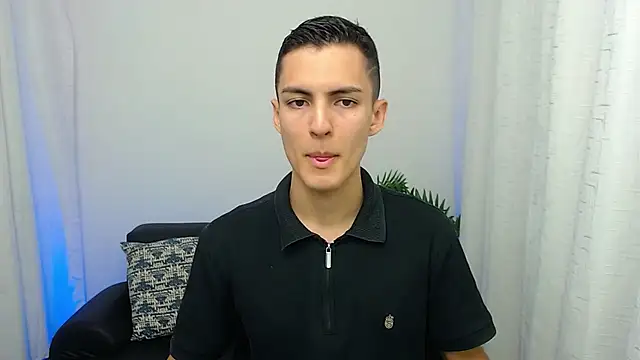 Snapshot of Matiius18 chatting on 11/11/25, 01:55 Matiius18 online show from 11/11/25, 01:55