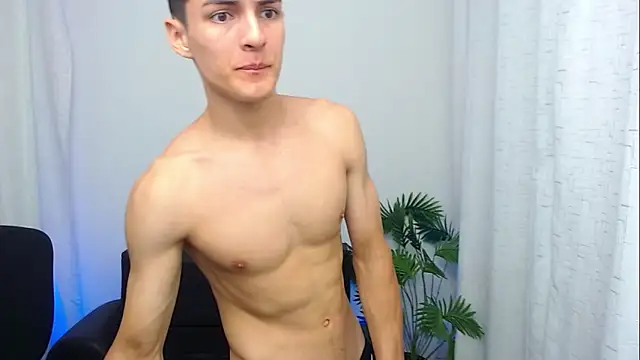 Snapshot of Matiius18 chatting on 12/04/25, 02:37 Matiius18 online show from 12/04/25, 02:37