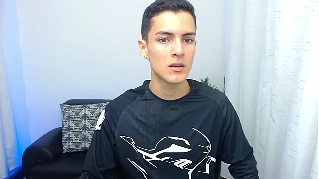 Snapshot of Matiius18 chatting on 12/20/25, 02:02 Matiius18 online show from 12/20/25, 02:02