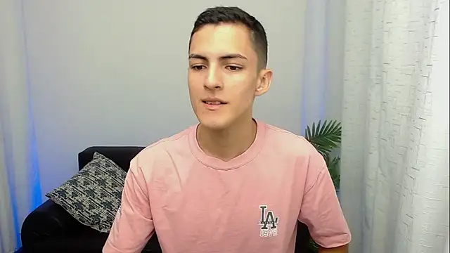 Snapshot of Matiius18 chatting on 01/14/26, 02:12 Matiius18 online show from 01/14/26, 02:12