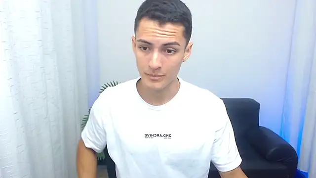 Snapshot of Matiius18 chatting on 01/15/26, 02:43 Matiius18 online show from 01/15/26, 02:43