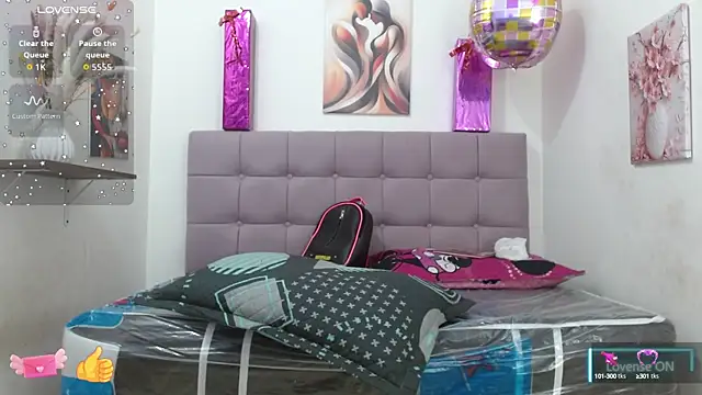 Snapshot of Lola_wish1 chatting on 09/10/25, 04:45 Lola wish1 online show from 09/10/25, 04:45