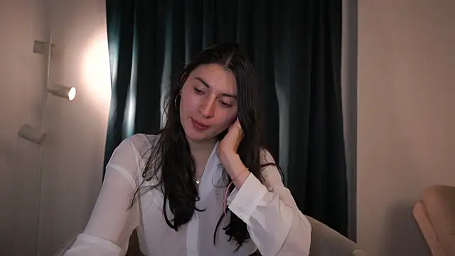 Auralea online show from 05/12/26, 05:04