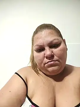 Snapshot of Miasmithr chatting on 11/23/25, 04:18 Miasmithr online show from 11/23/25, 04:18