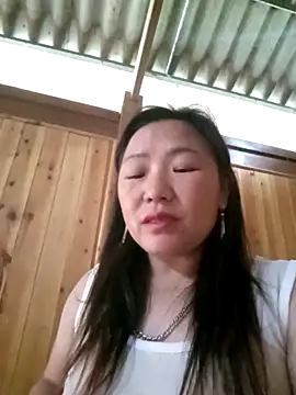 Snapshot of Mptrangp chatting on 04/14/26, 12:49 Mptrangp online show from 04/14/26, 12:49