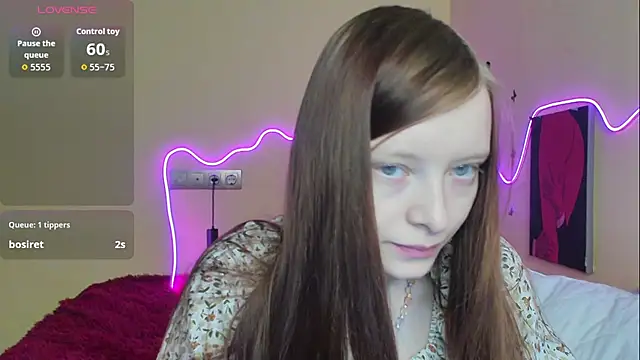 AliceHaris online show from 10/08/25, 01:14