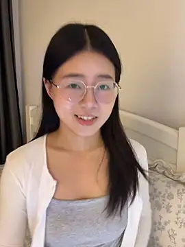 Ella-A9 online show from 09/30/25, 02:22