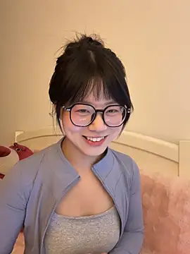 Ella-A9 online show from 12/17/25, 04:02