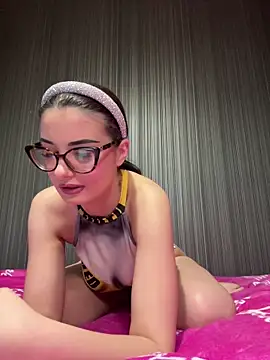 Larra69 online show from 03/12/26, 06:36