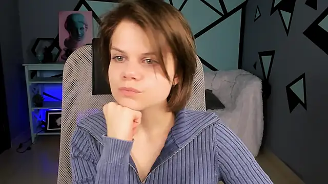 EllieMurler online show from 10/15/25, 08:47