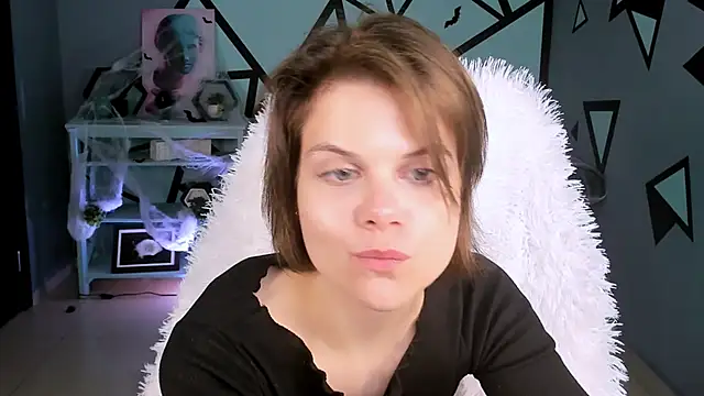 EllieMurler online show from 10/18/25, 09:10