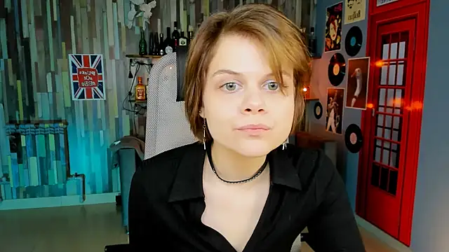 EllieMurler online show from 12/14/25, 01:27