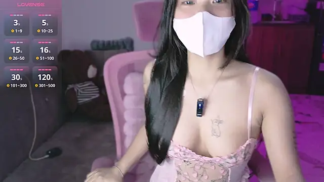 Snapshot of Phuong_Bee chatting on 04/04/26, 01:41 Phuong Bee online show from 04/04/26, 01:41