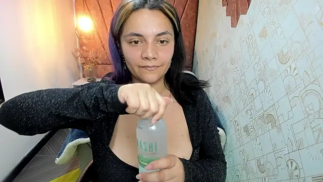 Kiara Cruz   online show from 02/18/26, 08:38