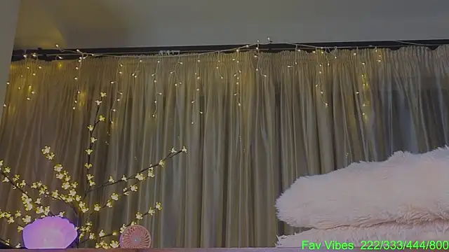 Snapshot of Bomb_Ass88 chatting on 11/25/25, 02:00 Bomb Ass88 online show from 11/25/25, 02:00