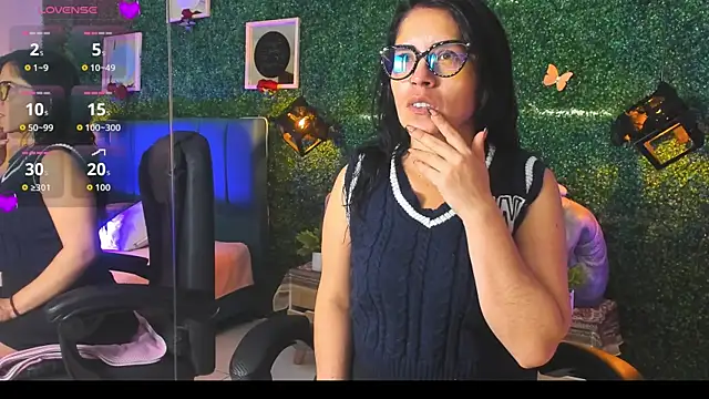 Snapshot of Linagh_ chatting on 11/04/25, 11:42 Linagh online show from 11/04/25, 11:42