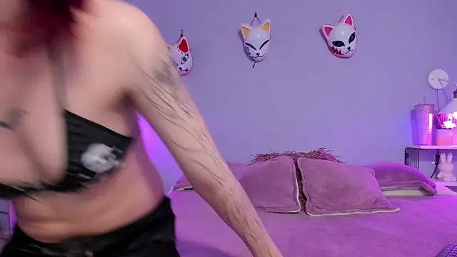 Zoe Lynch  online show from 10/07/25, 11:51