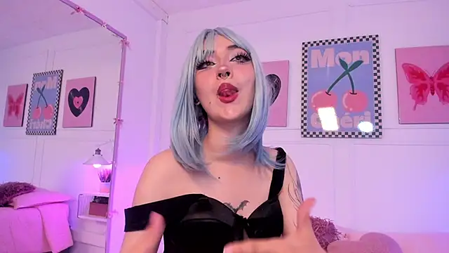 Zoe Lynch  online show from 11/28/25, 11:57