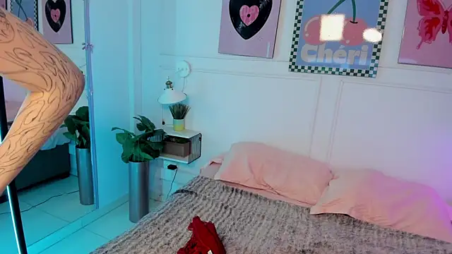 Zoe Lynch  online show from 04/10/26, 11:26